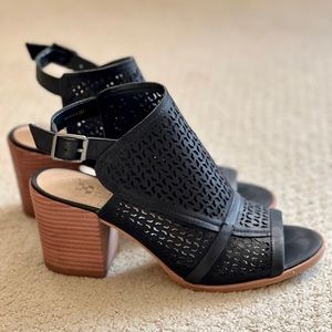Vince Camuto Lendia Sandals